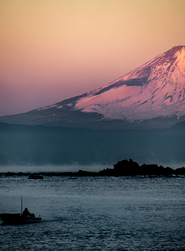 毛嵐と赤富士